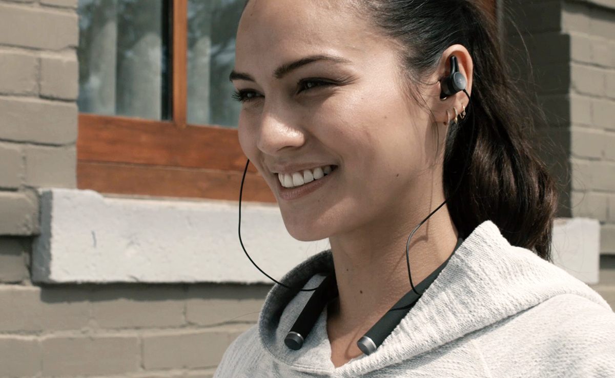 LifeBEAM Vi Personal Trainer AI Headphone Using Harman Kardon