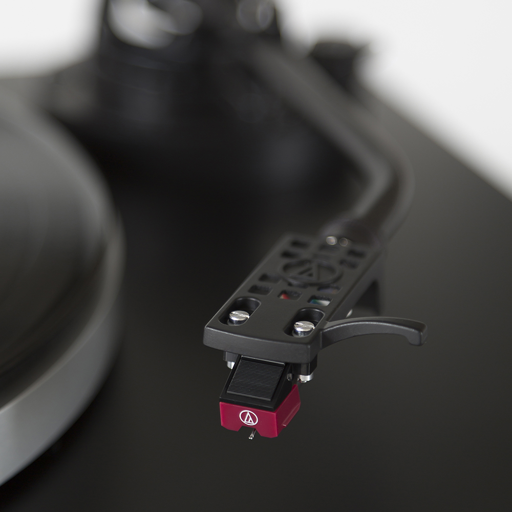 Hende selv køn ret Audio-Technica Introduces AT-LP5 Direct Drive Turntable with Built-in  Preamp and USB Output | audioXpress