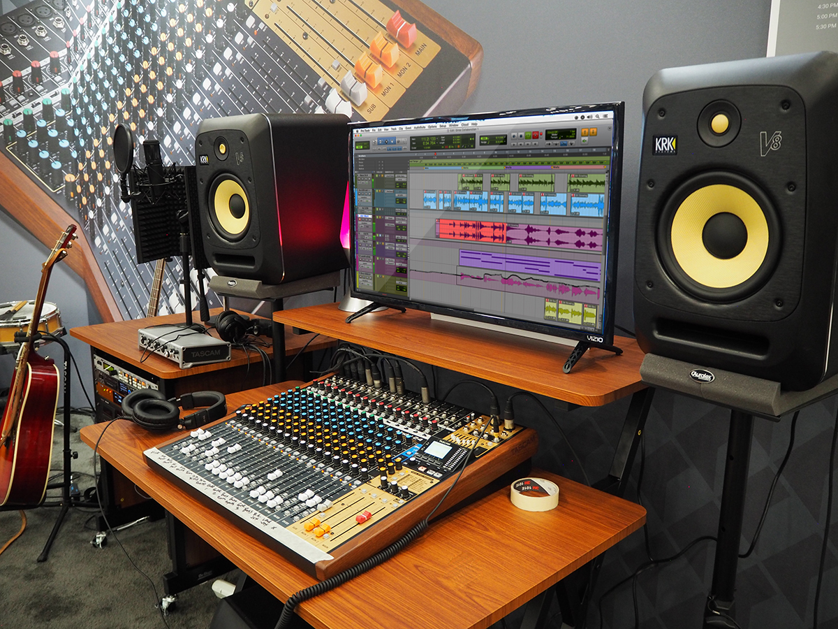 최신 개발 및 기술 발전을 설명하는 Pro Audio Equipment Market 2020 | 1인방송국 (주) 코난방송 CIBS