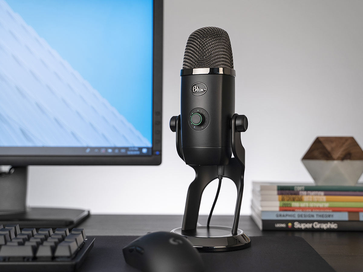 Blue Yeti USB Microphone for PC, Mac, Gaming, Recording, Streaming,  Podcasting, Studio and Computer Condenser Mic with Blue VO!CE effects, 4  Pickup