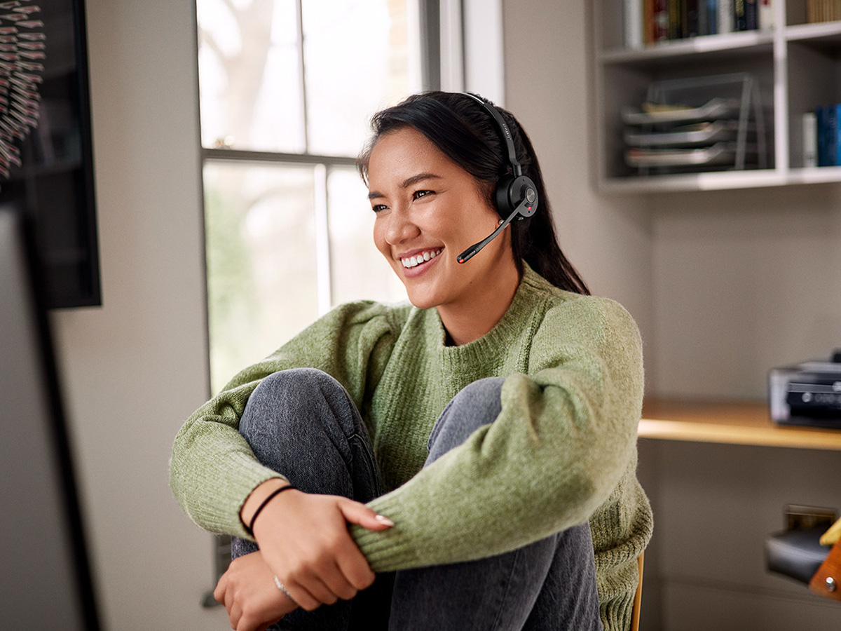 Geef rechten Schouderophalend Buitenland Jabra Introduces Engage 55 Portable Professional Headset Designed for Call  Security and Quality | audioXpress